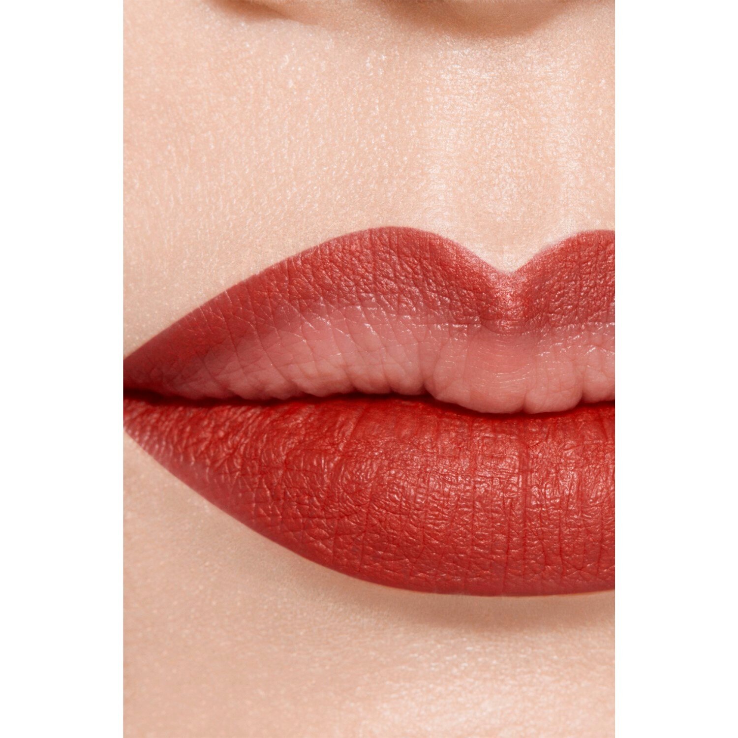 LÁPIZ CONTORNO DE LABIOS DE LARGA DURACIÓN